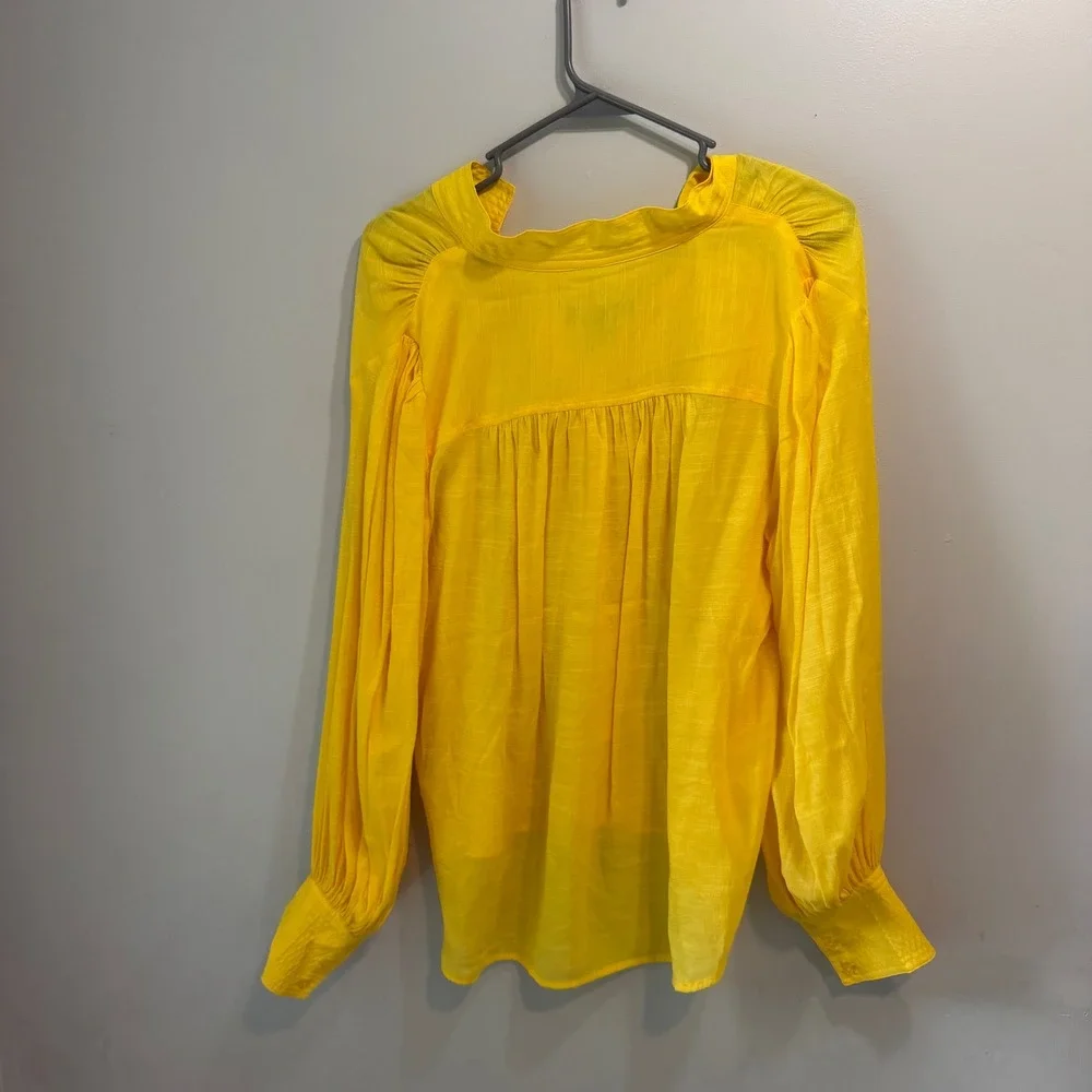 Banana Republic Yellow Textured Button Front Blouse Pleated Sleeve High Low L